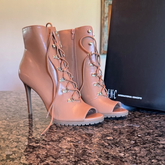 INC International Concepts Women's Tan Lace-Up peep toe Heeled Boots NWT 11 - Picture 2 of 14